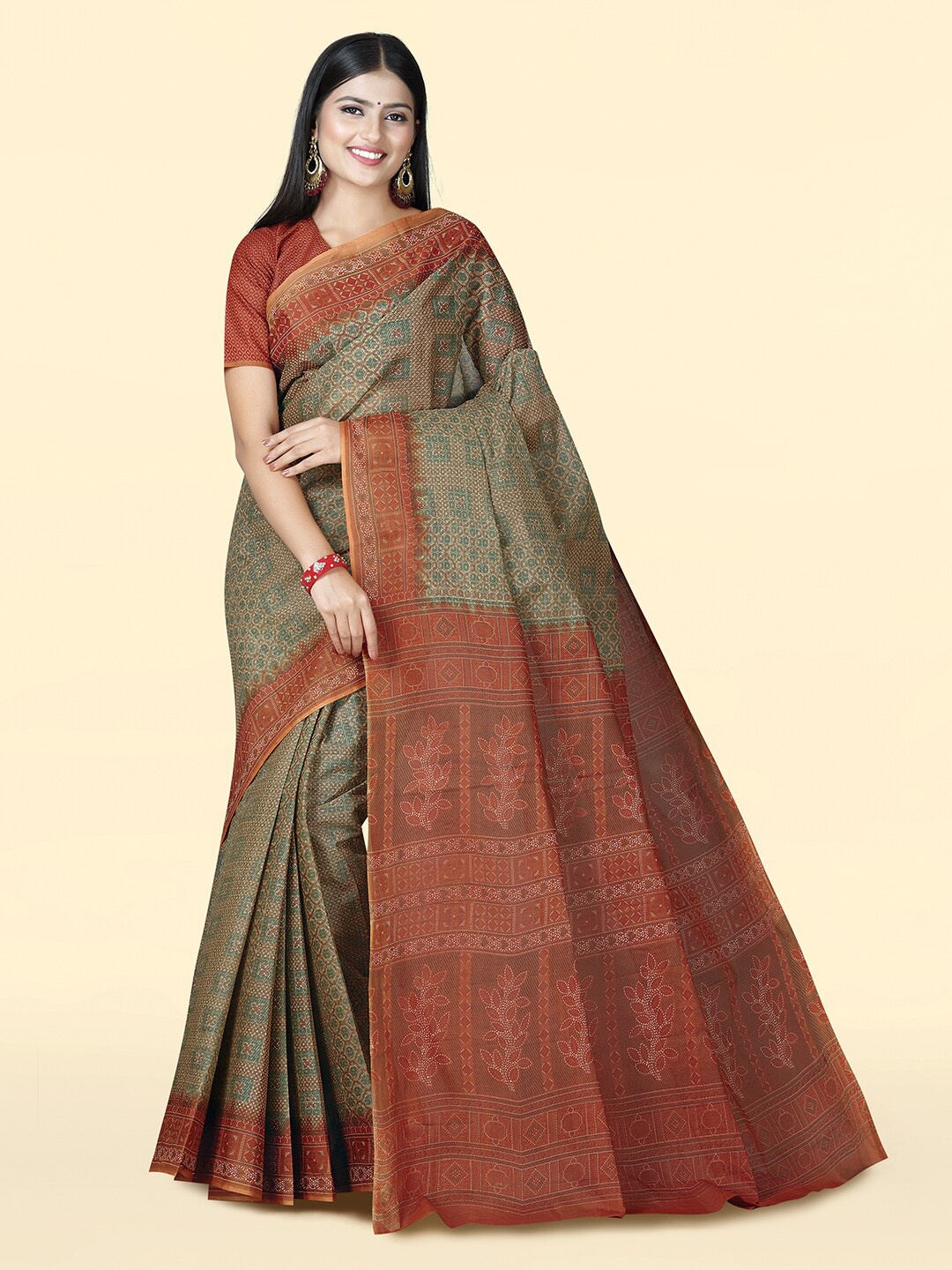 

SHANVIKA Ethnic Motifs Printed Pure Cotton Block Print Saree, Brown