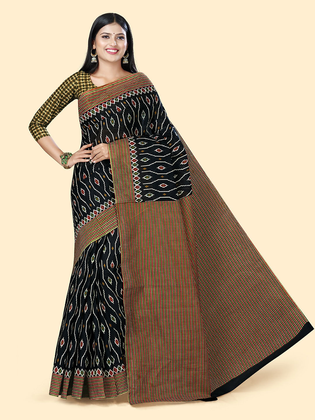 

SHANVIKA Ethnic Motifs Printed Pure Cotton Block Print Saree, Black