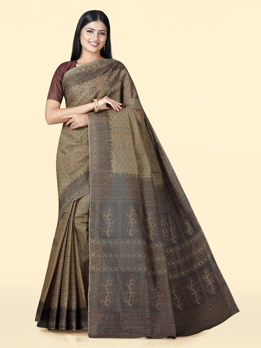 

SHANVIKA Abstract Printed Pure Cotton Block Print Saree, Brown