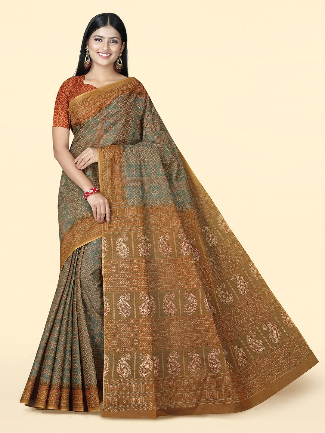

SHANVIKA Ethnic Motifs Printed Pure Cotton Block Print Saree, Brown