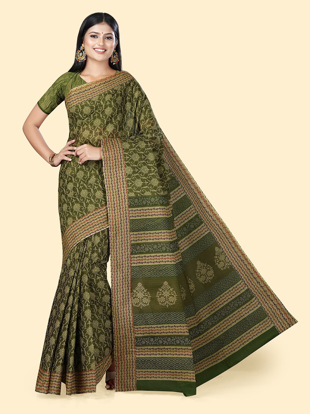 

SHANVIKA Floral Printed Pure Cotton Block Print Saree, Green