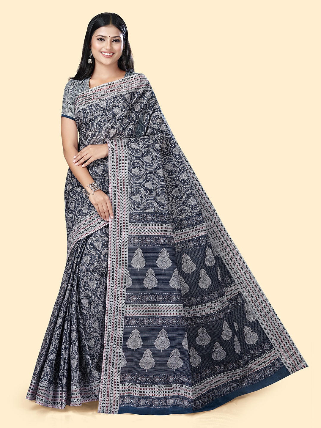 

SHANVIKA Ethnic Motifs Printed Pure Cotton Block Print Saree, Grey