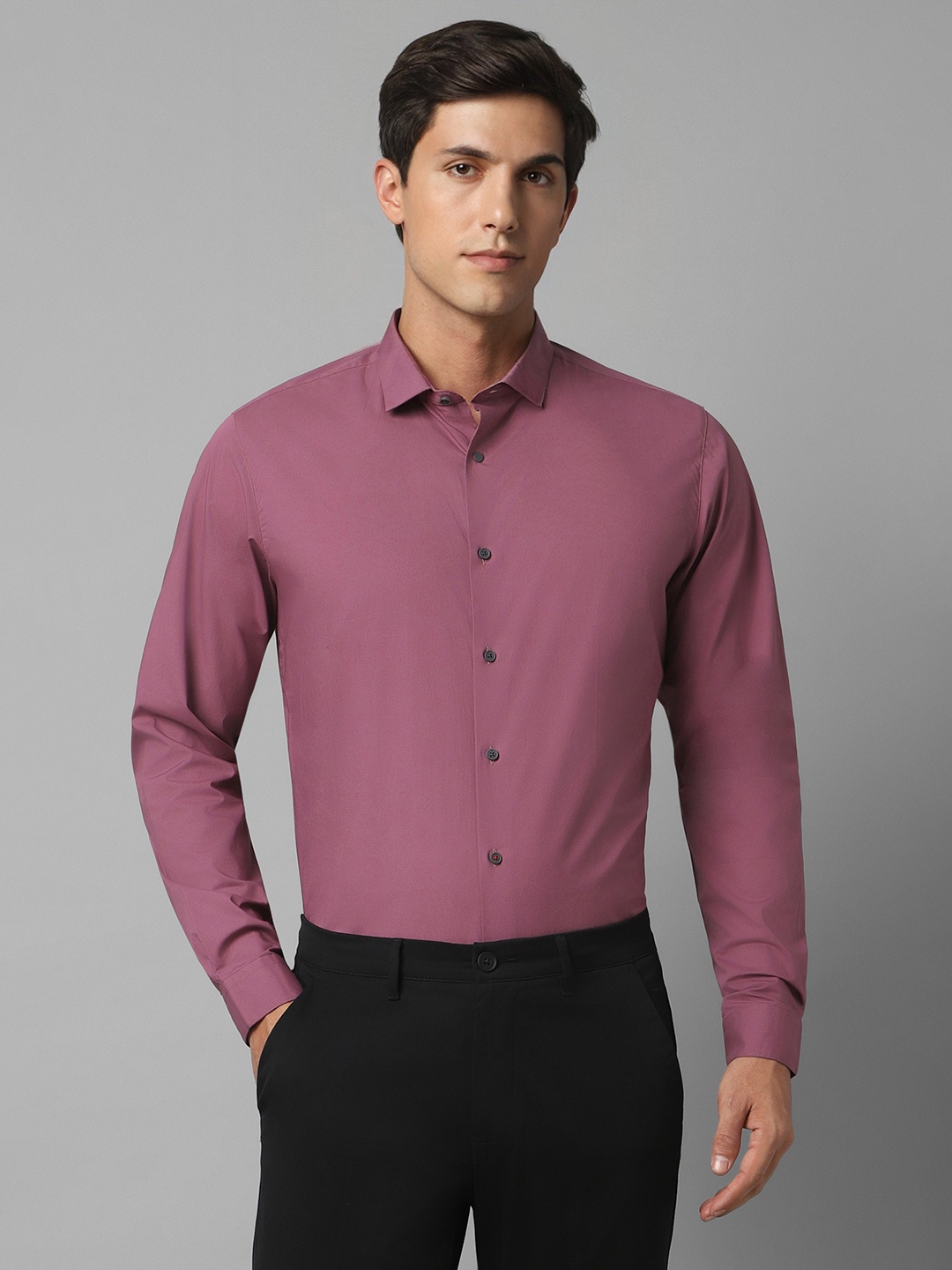 

Louis Philippe Sport Men Pink Slim Fit Opaque Casual Shirt