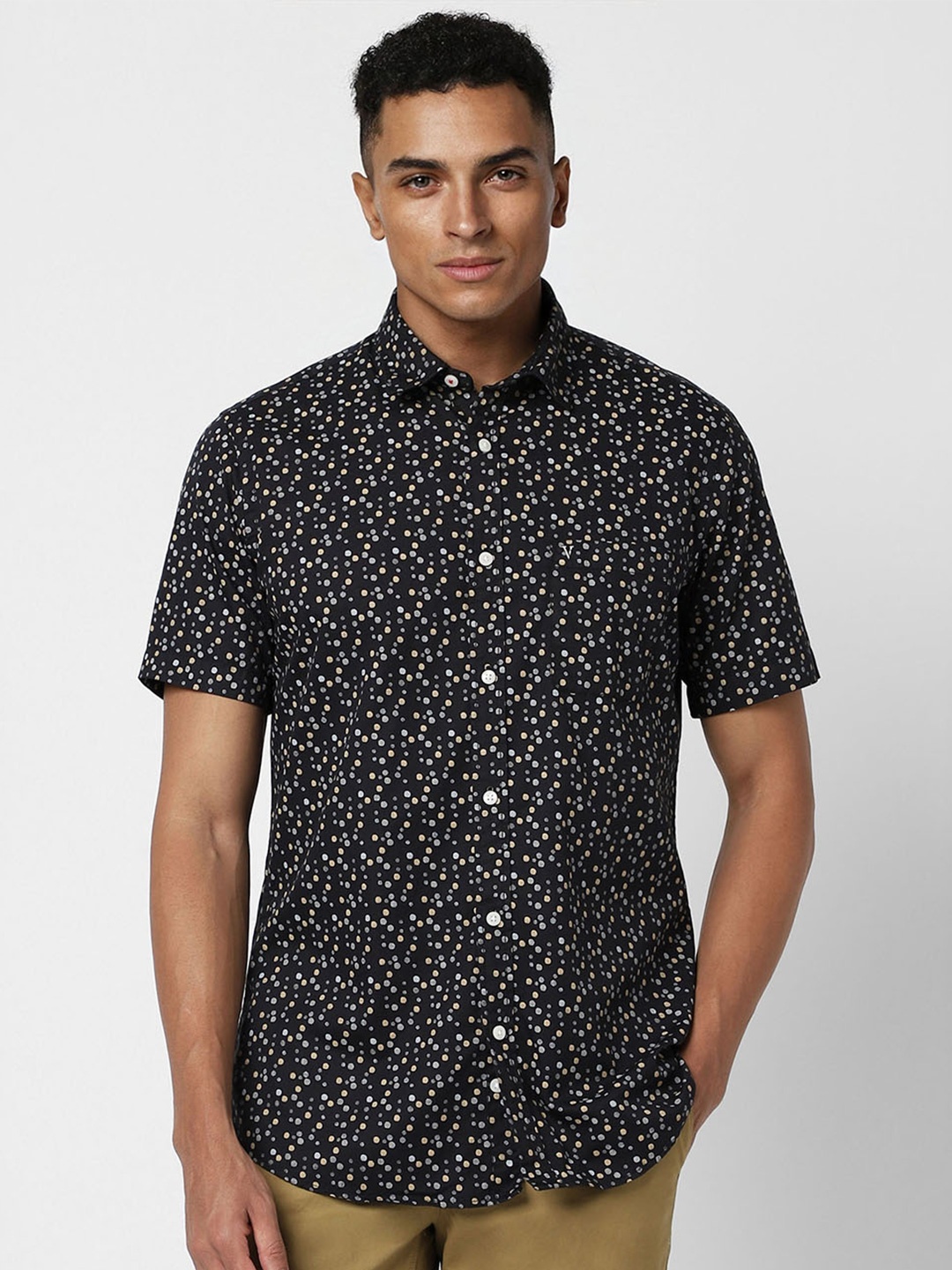Van Heusen Sport Micro Ditsy Slim Fit Printed Pure Cotton Casual Shirt, Black