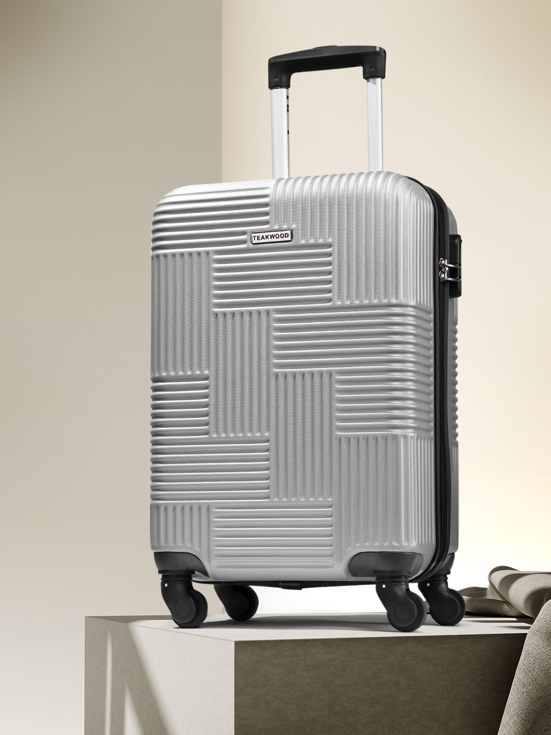 

Teakwood Leathers Textured Hard-Sided Cabin Suitcase Trolley Bag 61.16 L, Silver