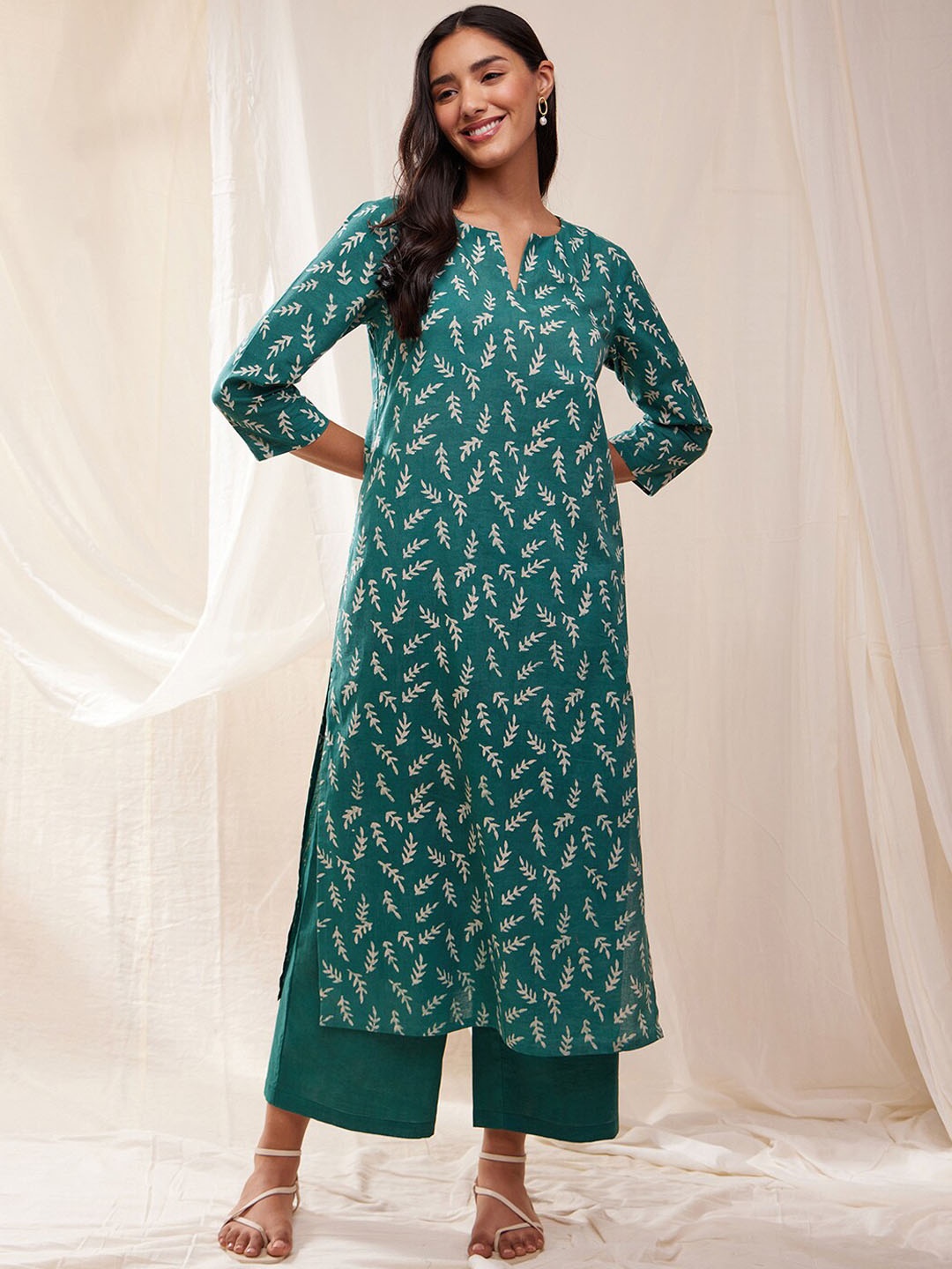Pink Fort Floral Printed Straight Kurta, Green