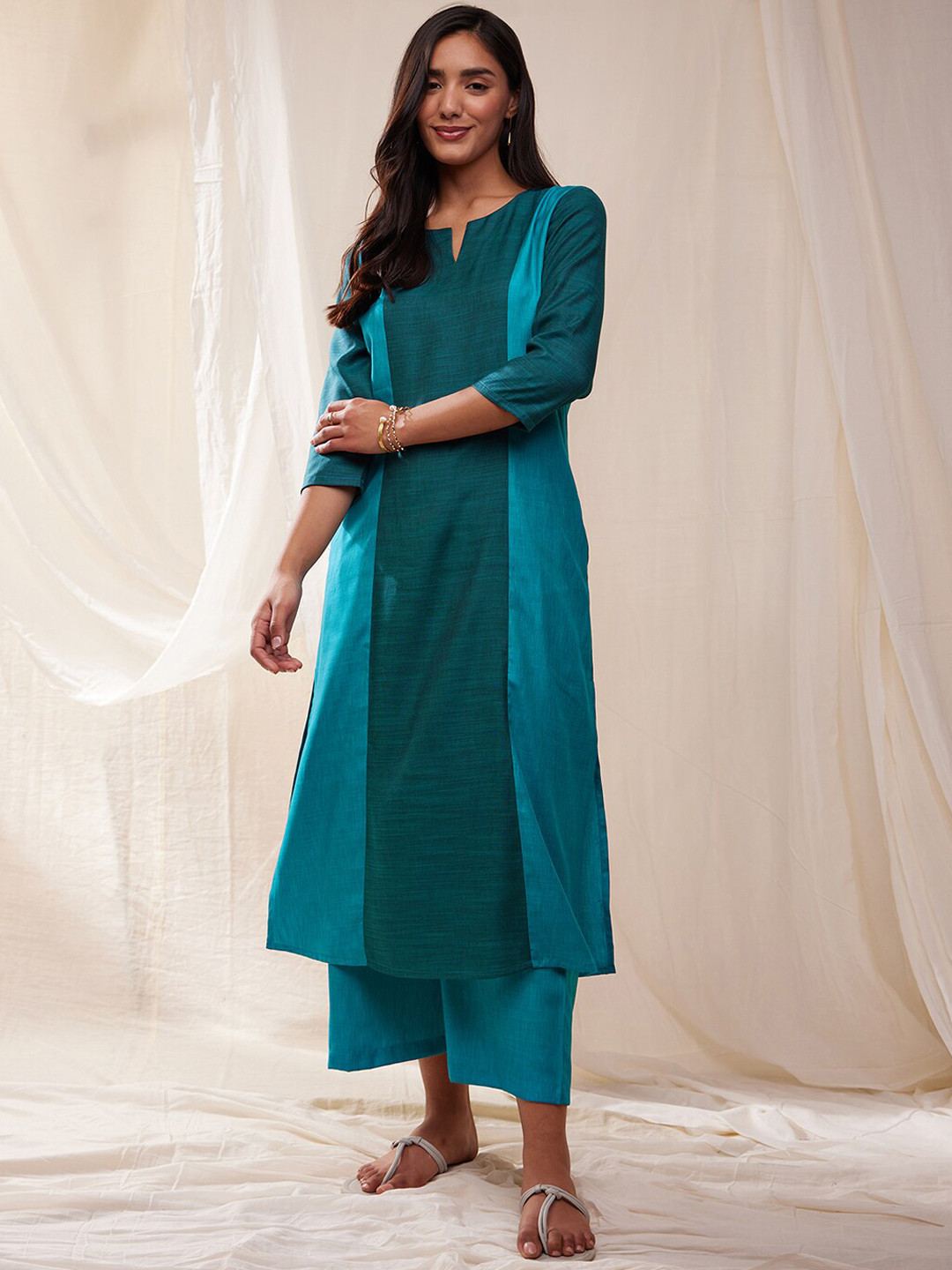 

Pink Fort Colourblocked Straight Kurta With Palazzos, Blue