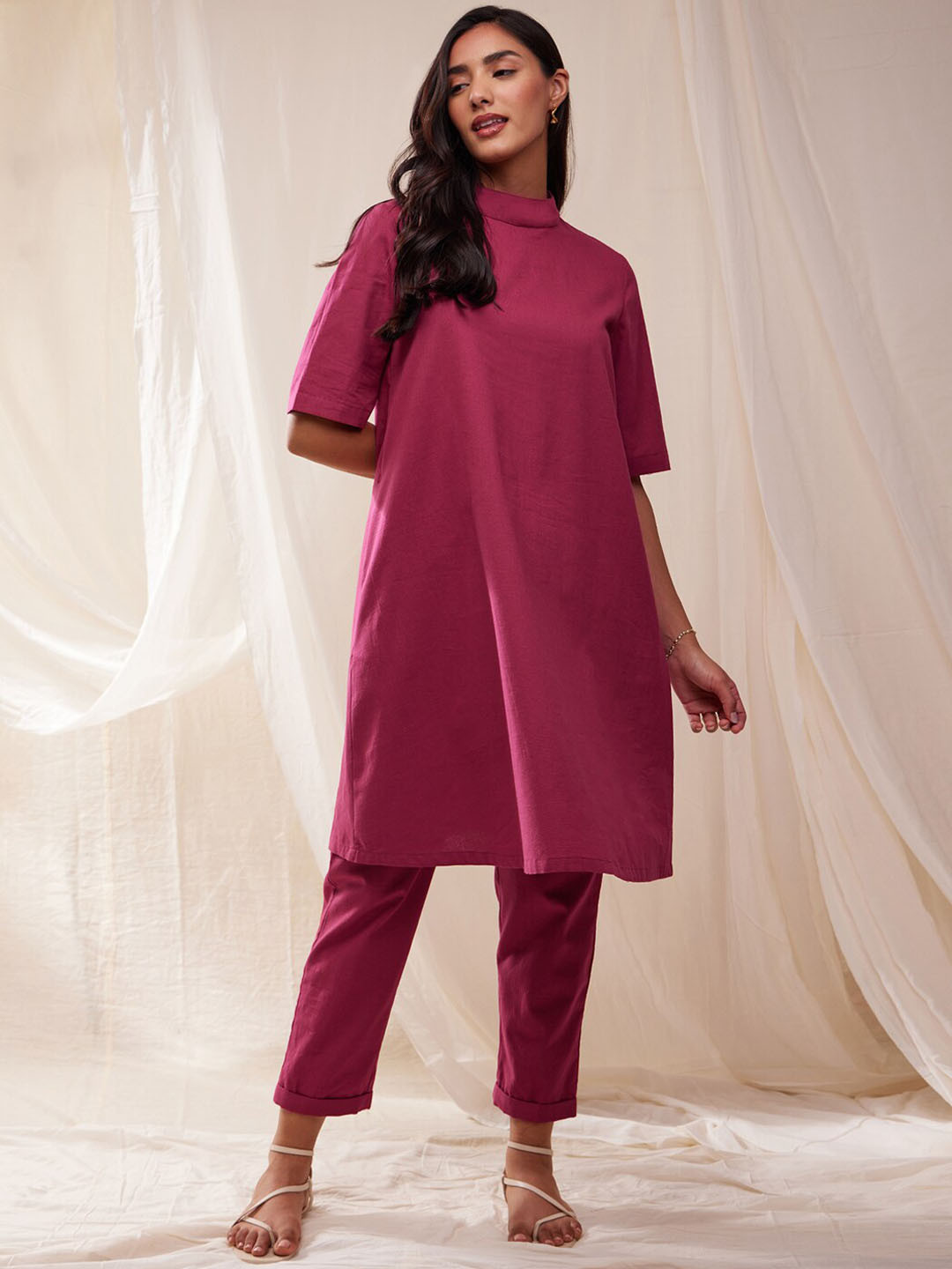 

Pink Fort High Neck Regular Pure Cotton Kurta with Trousers, Maroon