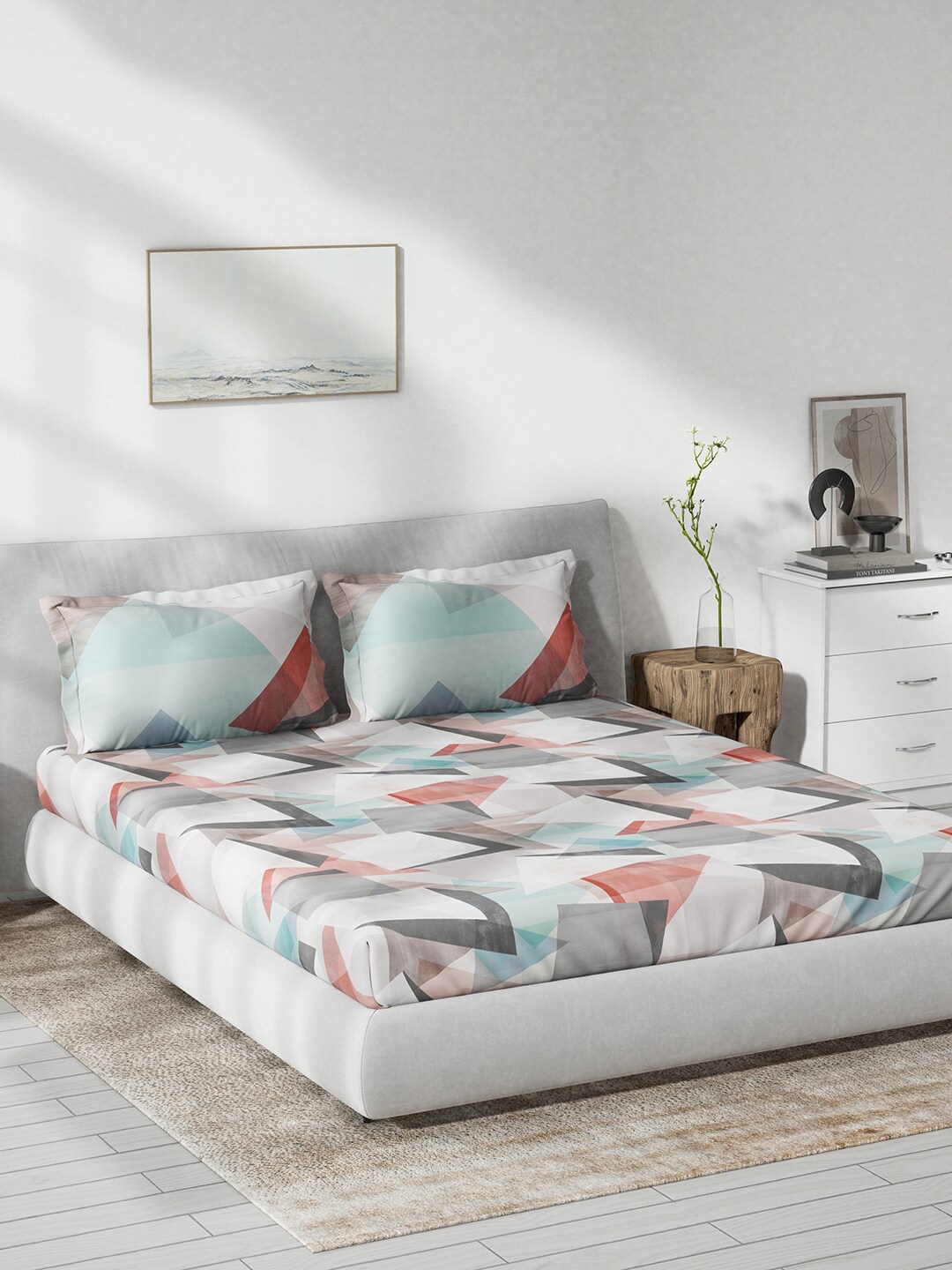 DDecor Red & White Geometric Cotton 144 TC King Bedsheet With 2 Pillow Covers