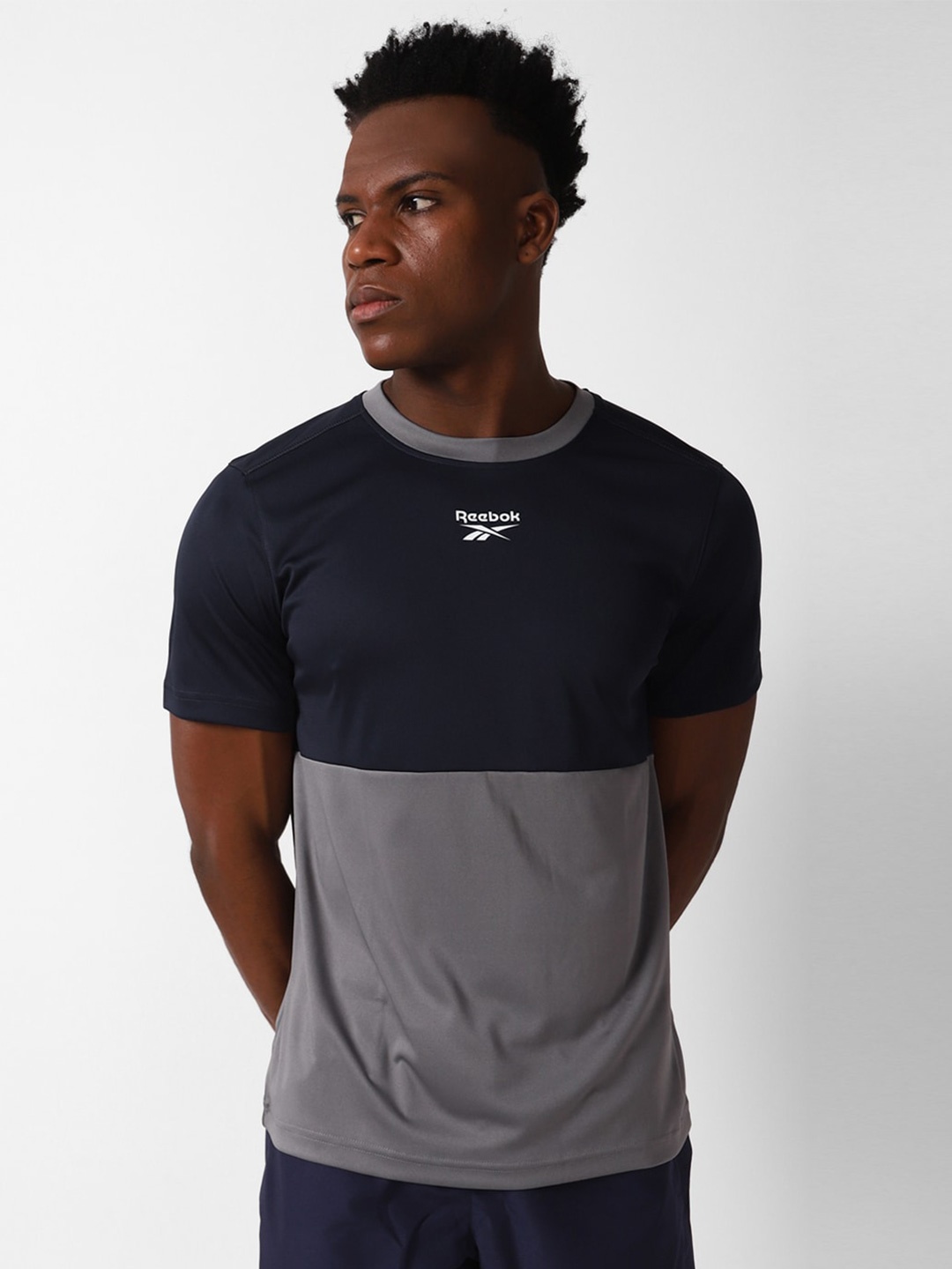 

Reebok Colourblocked Slim-Fit Vector T-Shirt, Navy blue