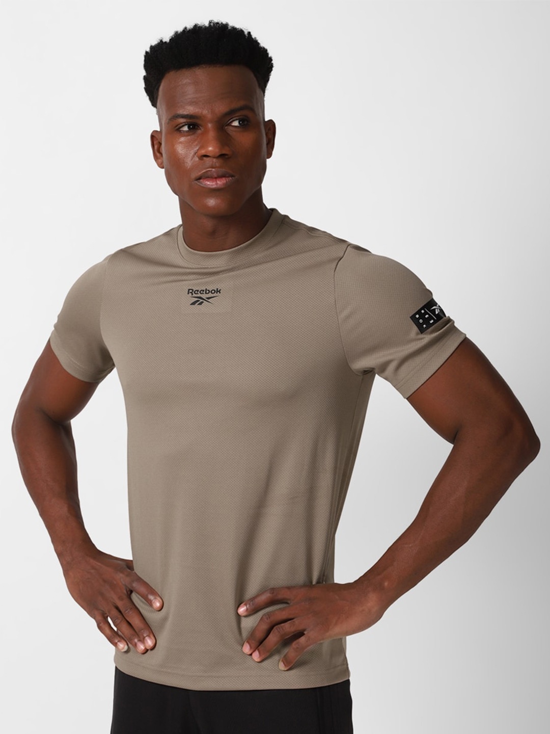 

Reebok Slim-Fit Tag Graphic Tshirt, Grey