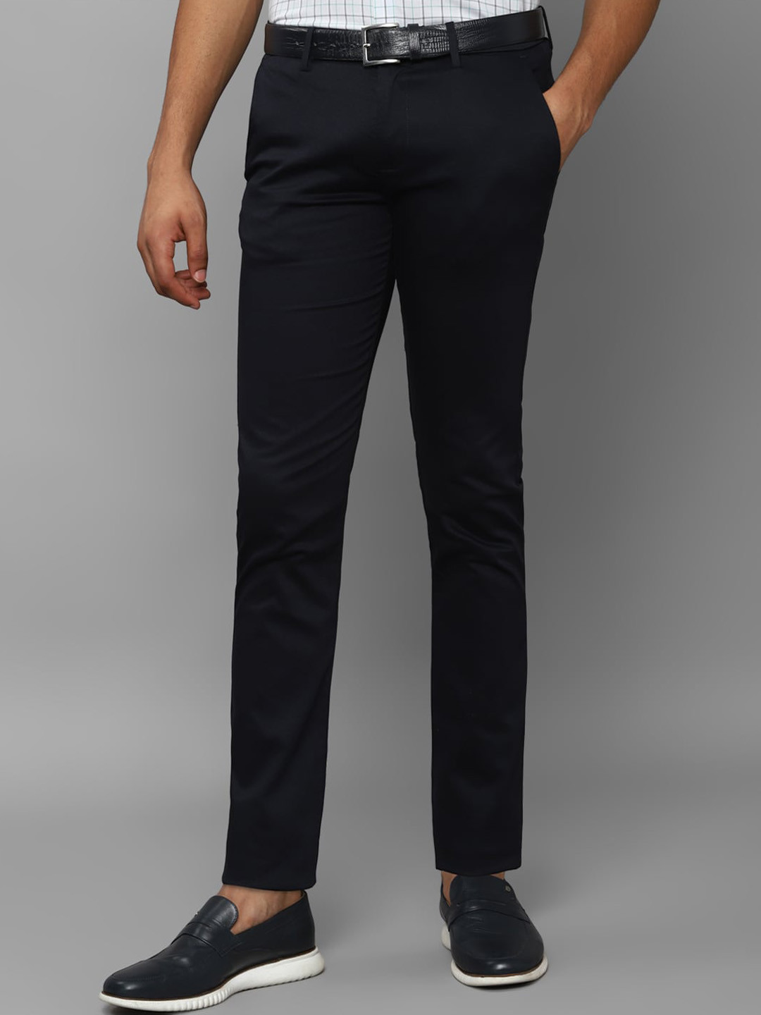 

Allen Solly Men Slim Fit Mid-Rise Cotton Regular Trousers, Navy blue
