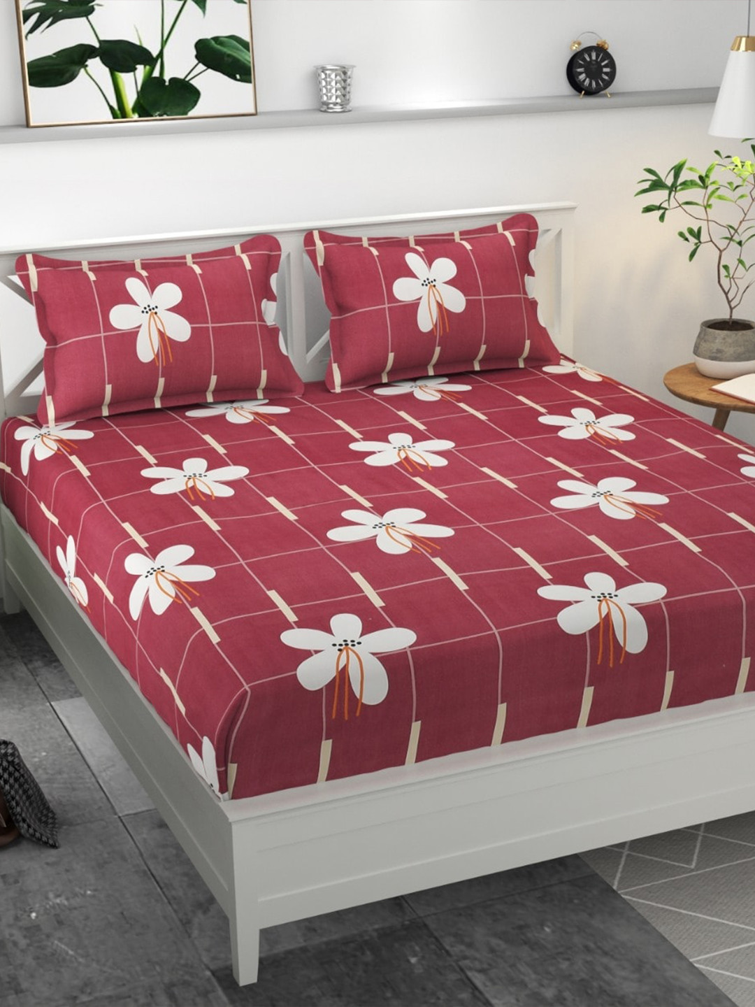 

Bajo's Rust & White Floral 300 TC Cotton Fitted Queen Bedsheet with 2 Pillow Covers