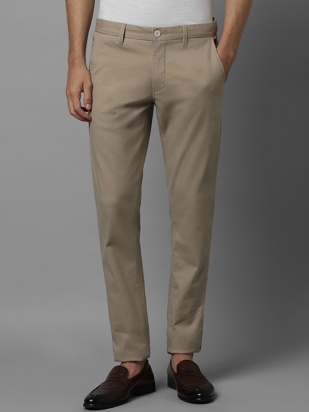 

Louis Philippe Sport Men Slim Fit Mid Rise Chinos, Beige