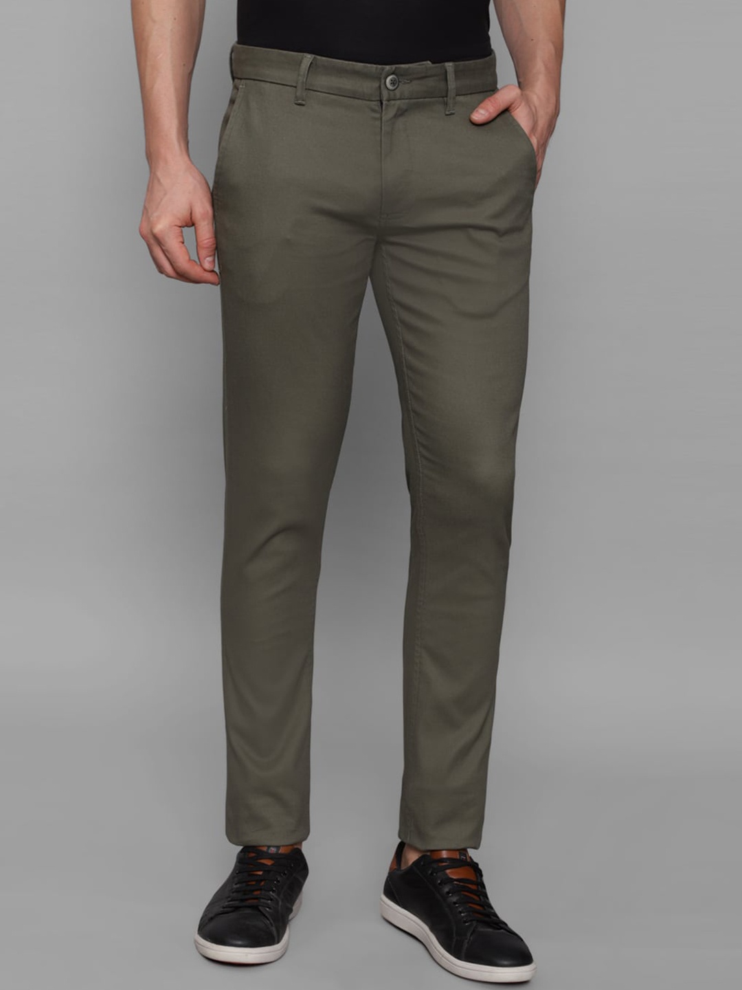 

Louis Philippe Sport Men Cotton Plain Flat-Front Slim Fit Chinos, Olive
