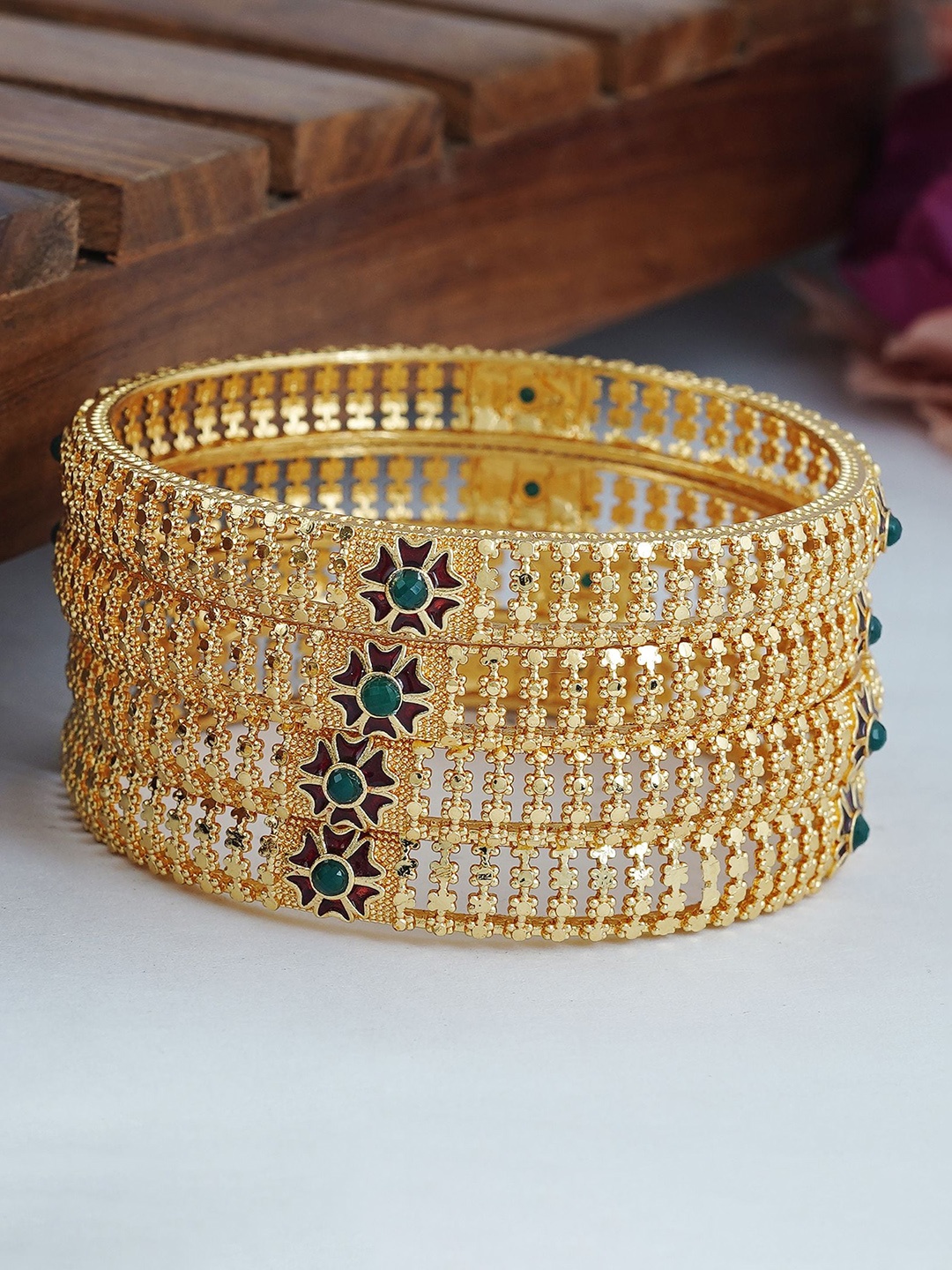 

MANSIYAORANGE Set Of 4 Gold-Plated Kundan-Studded Enamelled Bangles