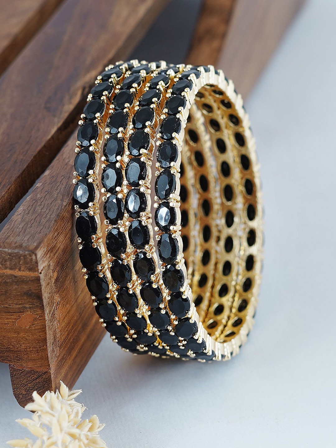

MANSIYAORANGE Set Of 4 Gold-Plated American-Diamond Studded Bangles, Black