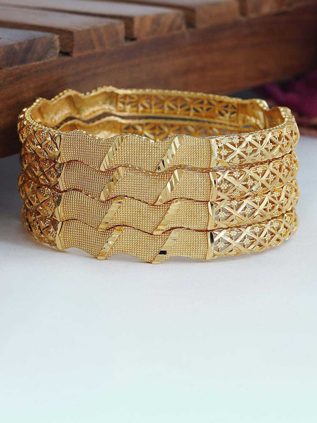 

MANSIYAORANGE Set Of 4 Gold-Plated Bangdi Chudi Bangles