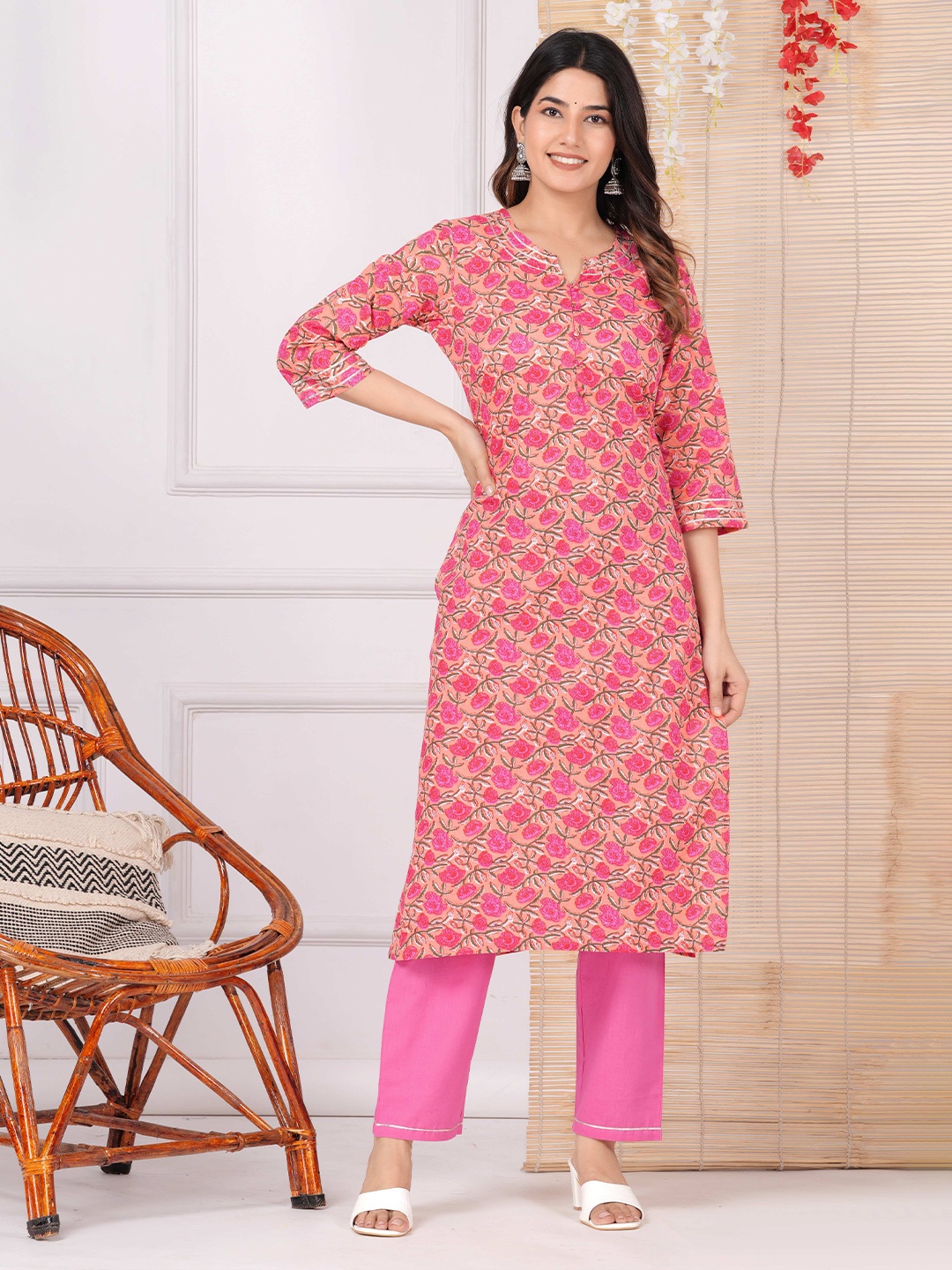 

AVYCO Floral Printed Straight Pure Cotton Kurta, Peach