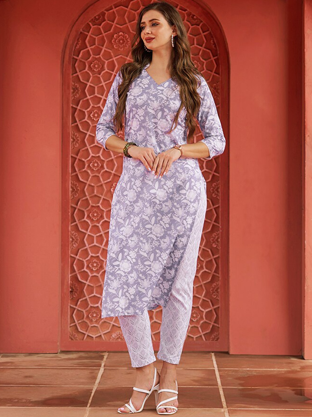 

KALINI Floral Printed V-Neck Regular Kurta with Trousers, Blue