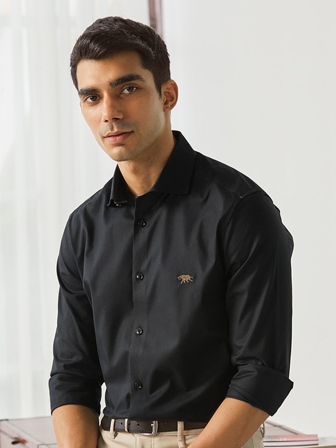 

Andamen Premium Slim Fit Cutaway Cotton Formal Shirt, Black