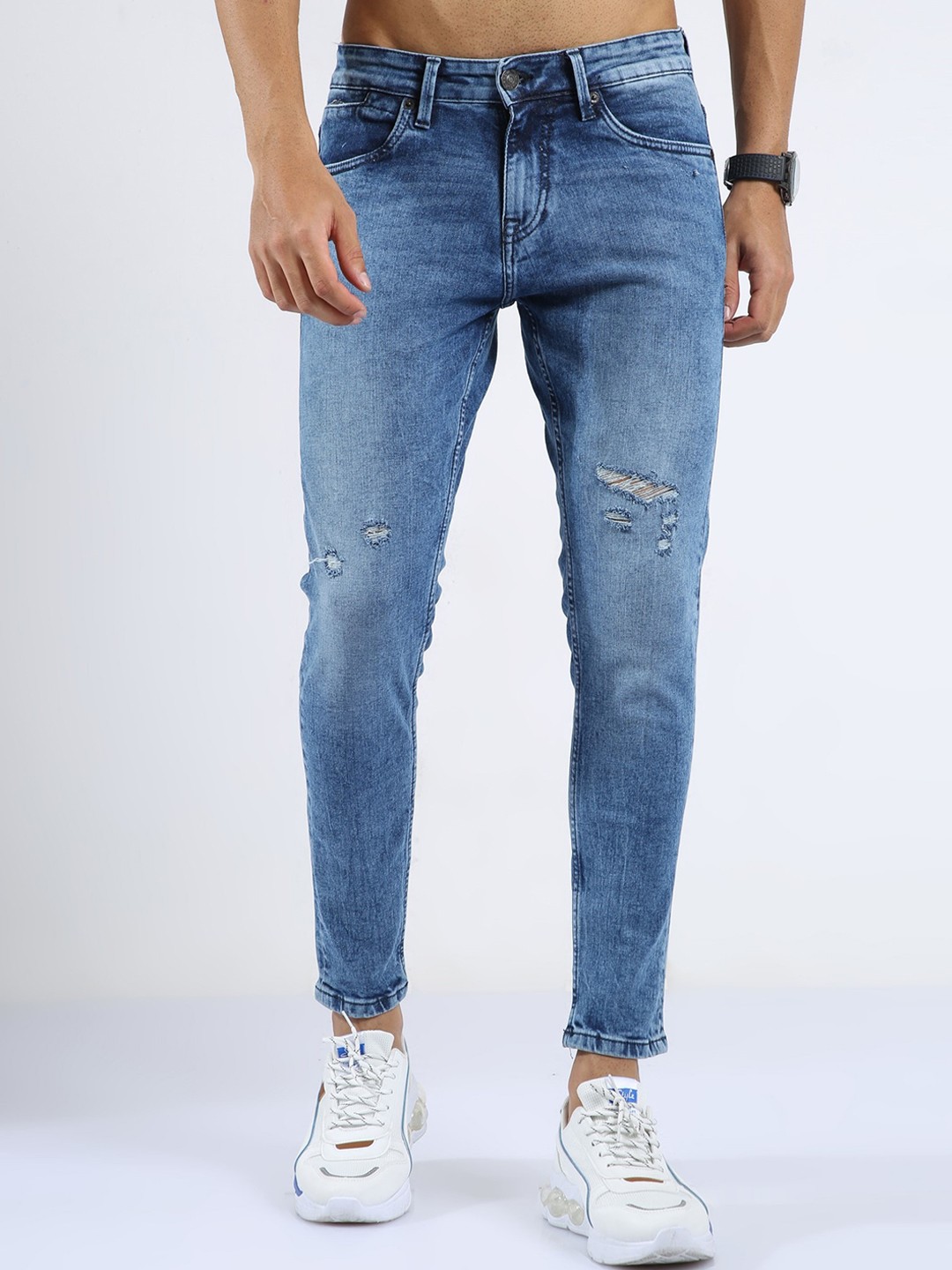 

BADMAASH Men Blue Skinny Fit Low Distress Light Fade Jeans