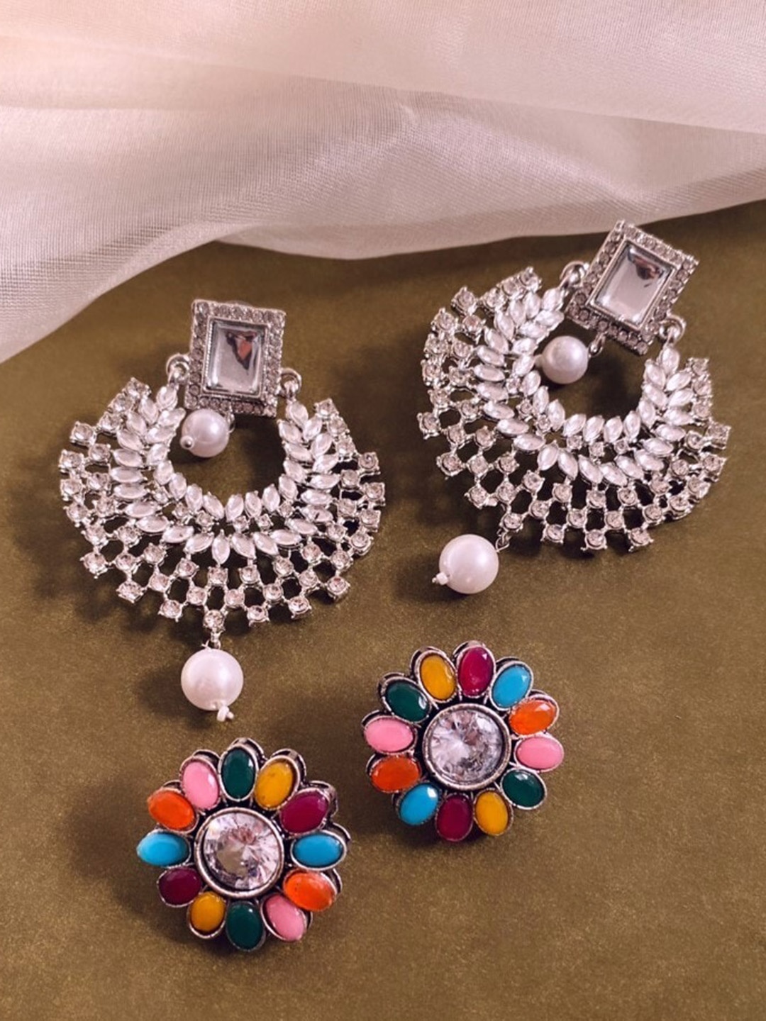 

ATIBELLE Silver-Plated Contemporary Chandbalis