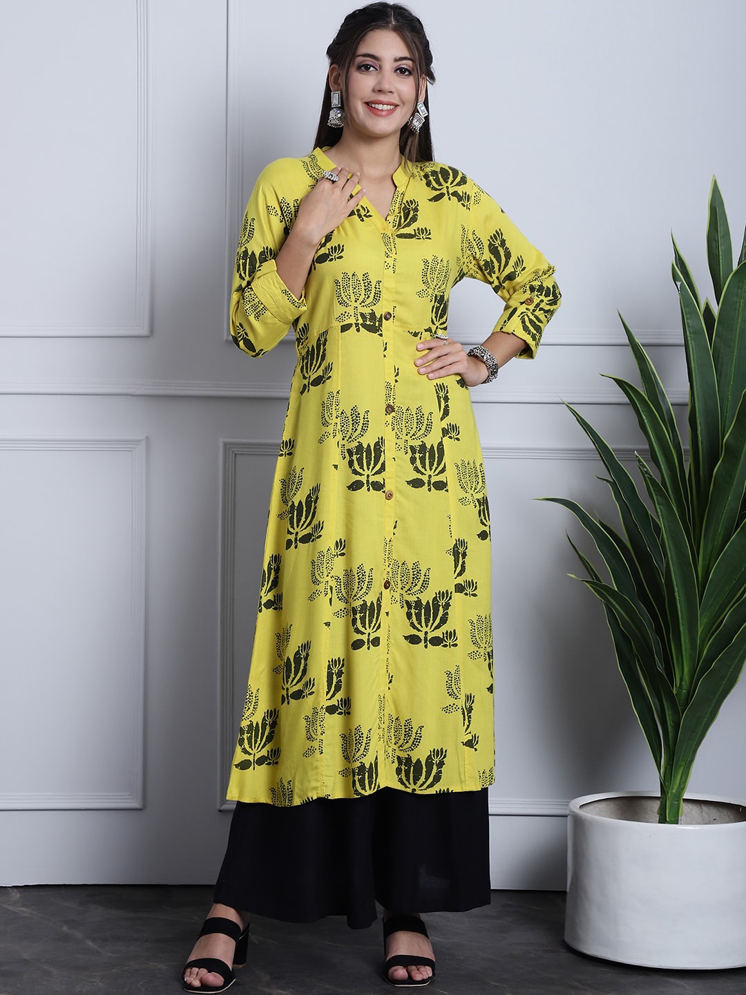 

Grancy Ethnic Motif Printed Mandarin Collar Cotton A-Line Kurta, Yellow