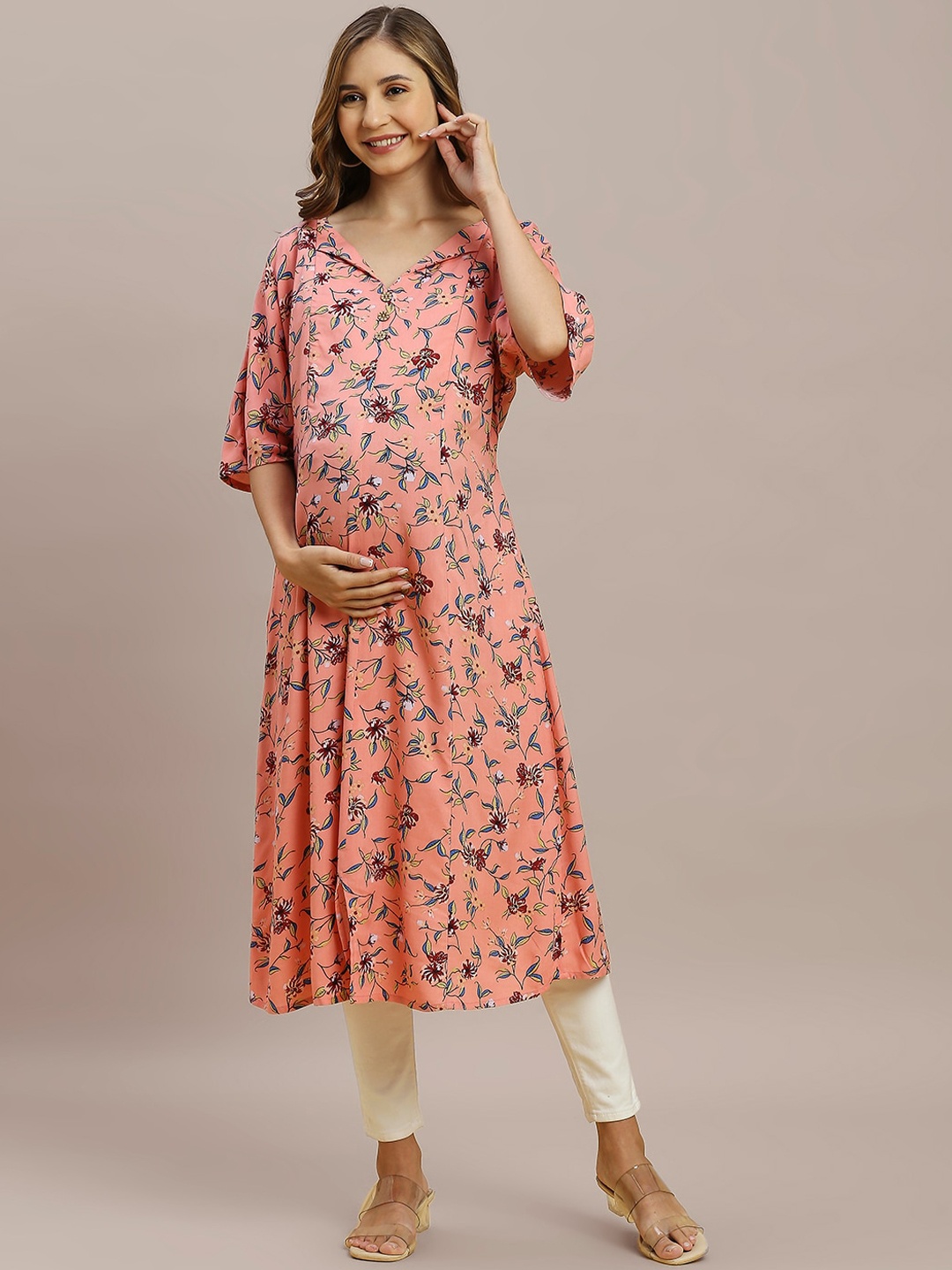 

MomToBe Floral Printed V-Neck Panelled Maternity Kurta, Peach