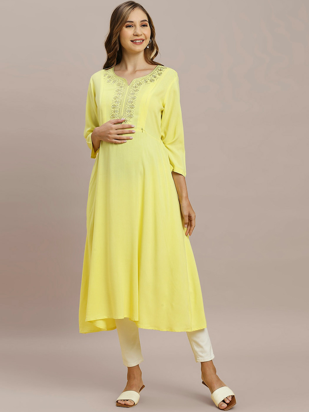 

MomToBe Floral Yoke Designed Thread Work Anarkali Maternity Kurta, Yellow