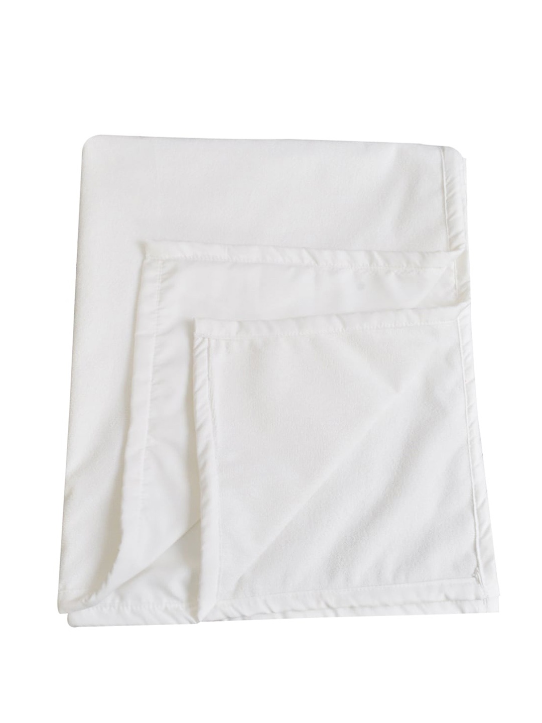 

Adbeni Infants White 210 GSM Waterproof Mattress Protector