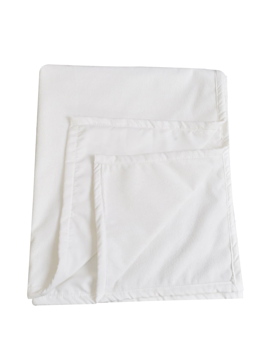 

Adbeni Infants White 210 GSM Waterproof Mattress Protector