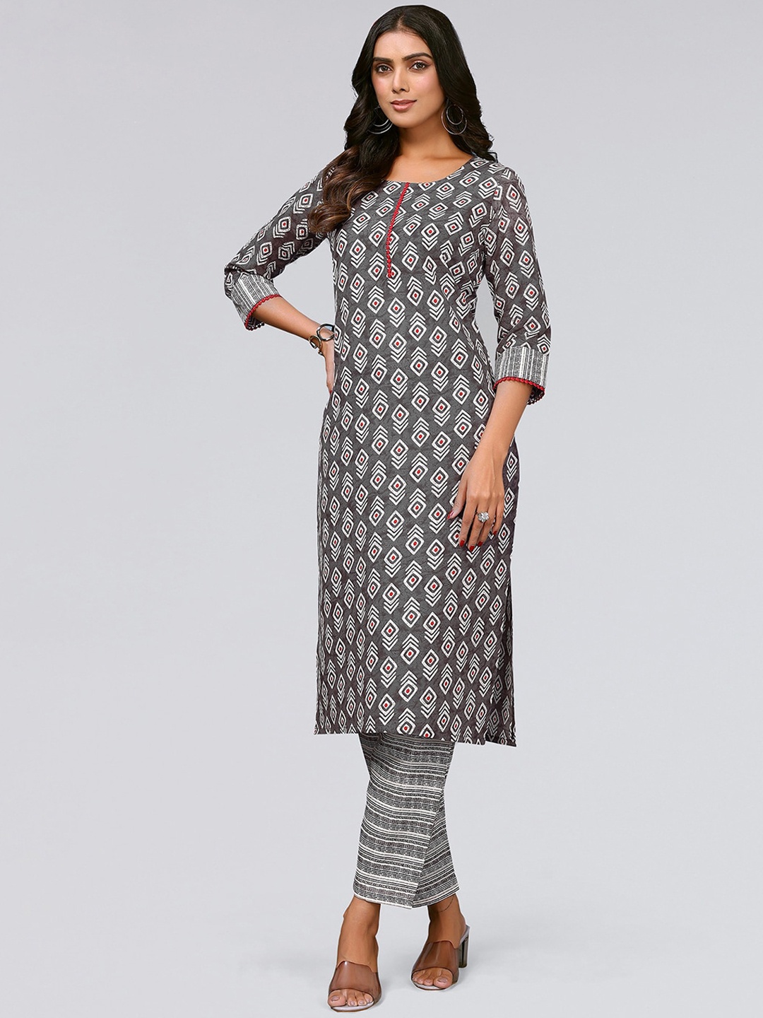 

KALINI Ethnic Motifs Printed Straight Kurta With Trousers, Grey