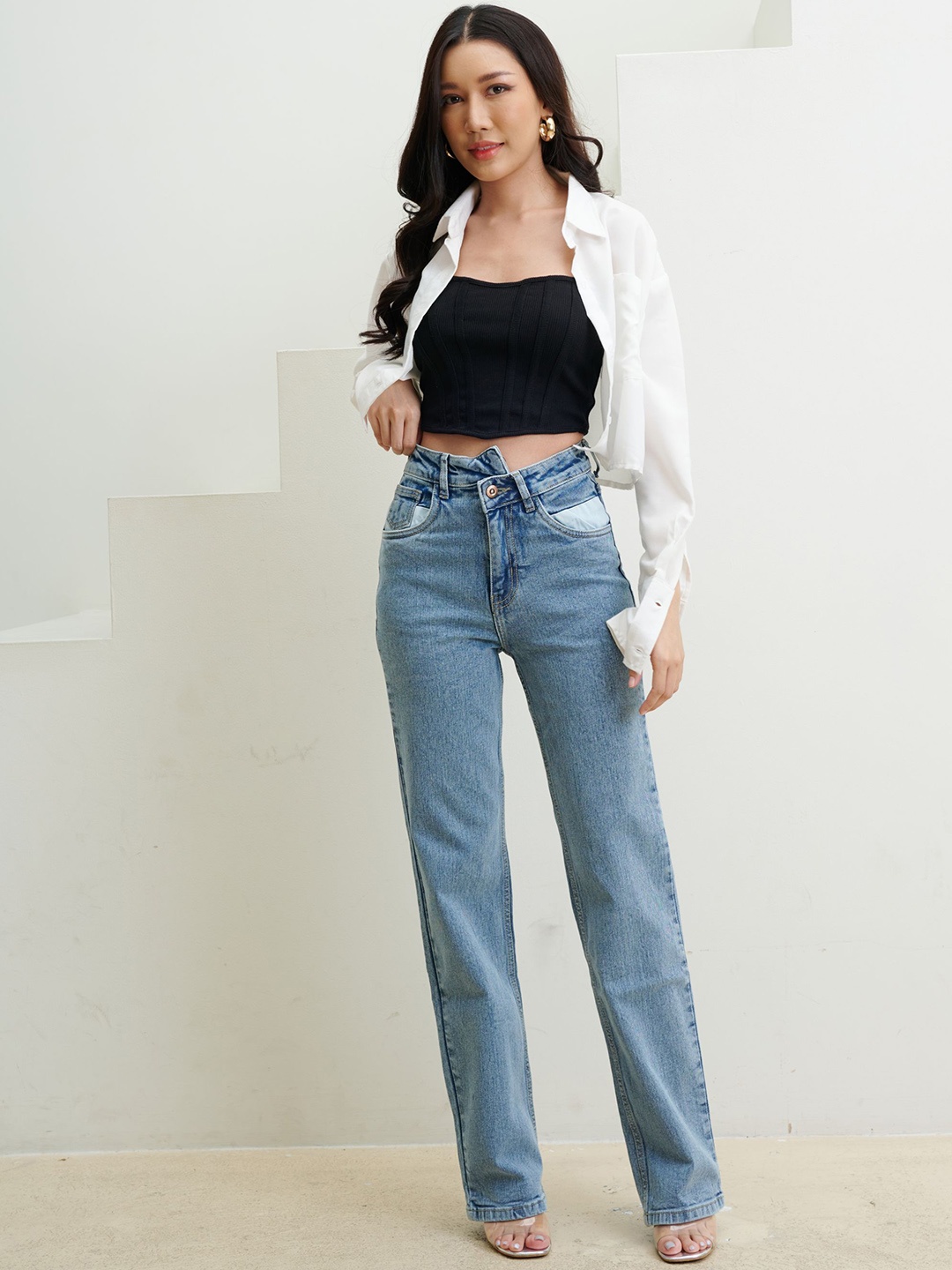 

Off Duty India Women Comfort Straight Fit High-Rise Clean Look Cotton Jeans, Blue