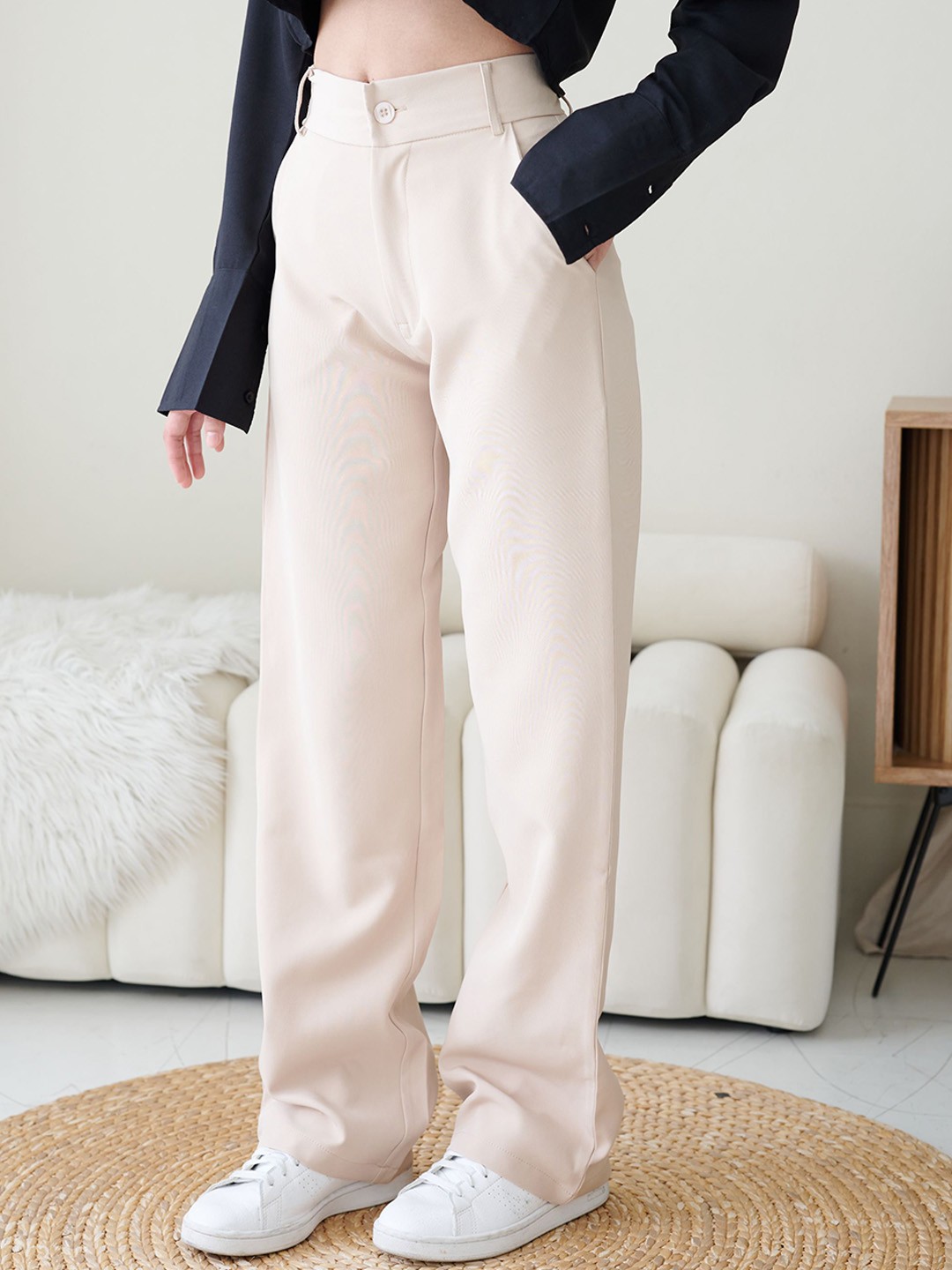 

Off Duty India Women Comfort Clean Look Straight Fit High-Rise Cotton Jeans, Nude