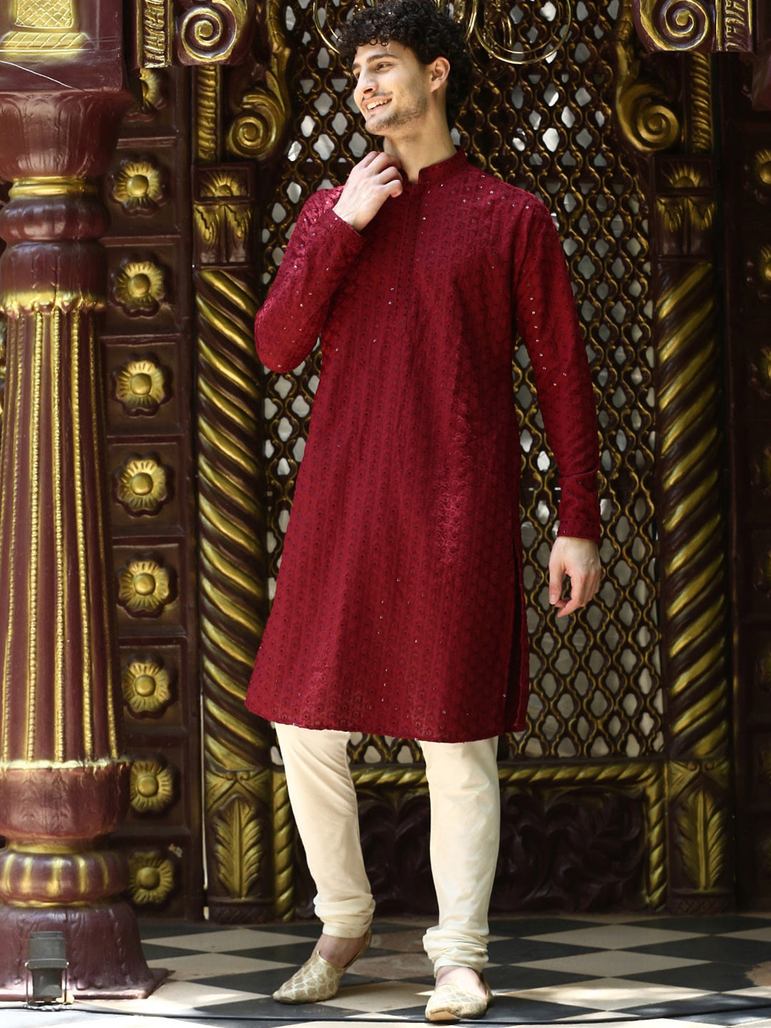 

DEYANN Ethnic Motifs Embroidered Sequinned Kurta With Churidar, Maroon