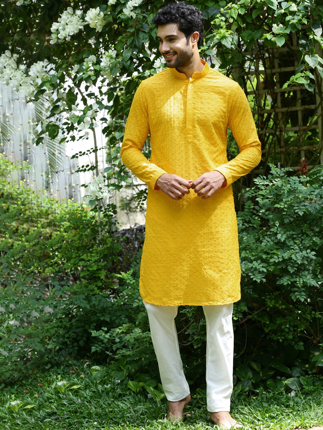 

DEYANN Ethnic Motifs Embroidered Straight Kurta & Churidar, Yellow