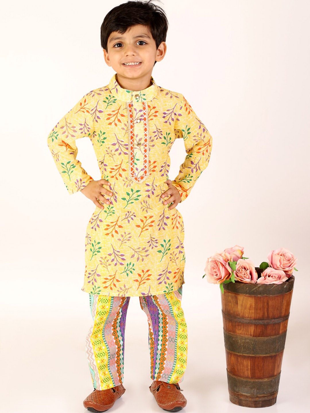 

BAESD Boys Floral Printed Pure Cotton Kurta With Pyjamas, Yellow