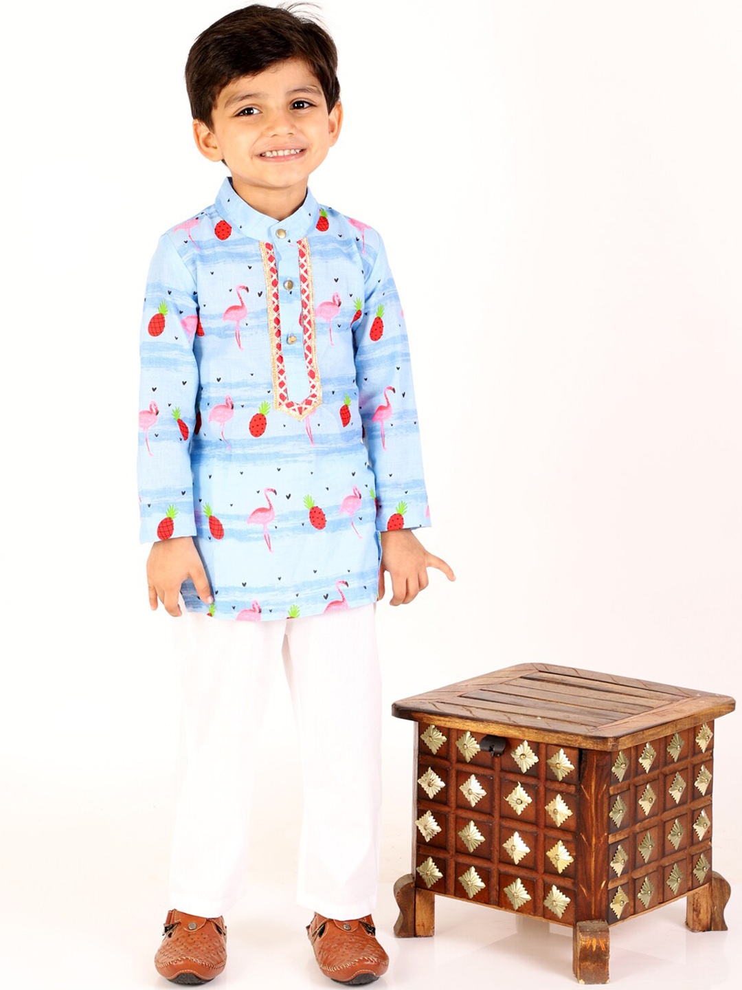 

BAESD Boys Abstract Printed Regular Pure Cotton Straight Kurta With Pyjamas, Blue