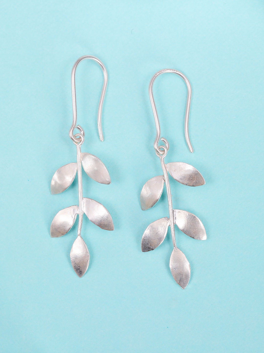 

Unniyarcha Silver-Plated 92.5 Silver Contemporary Drop Earrings