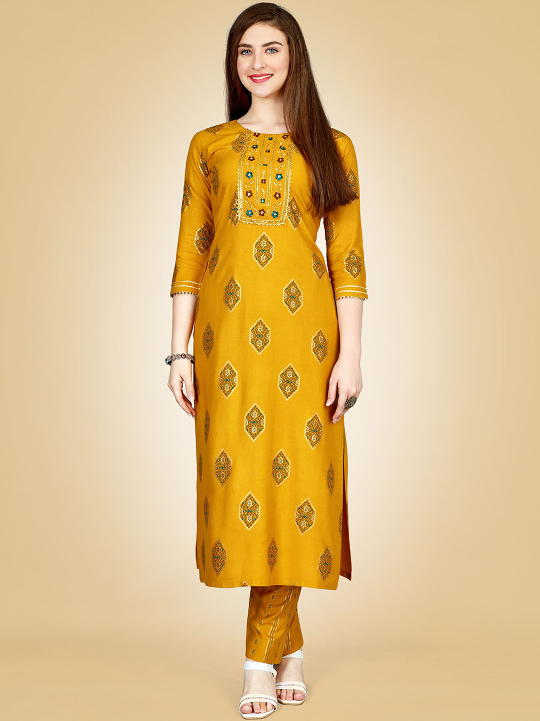 

BAPS Ethnic Motifs Printed Regular Kurta with Trousers, Yellow