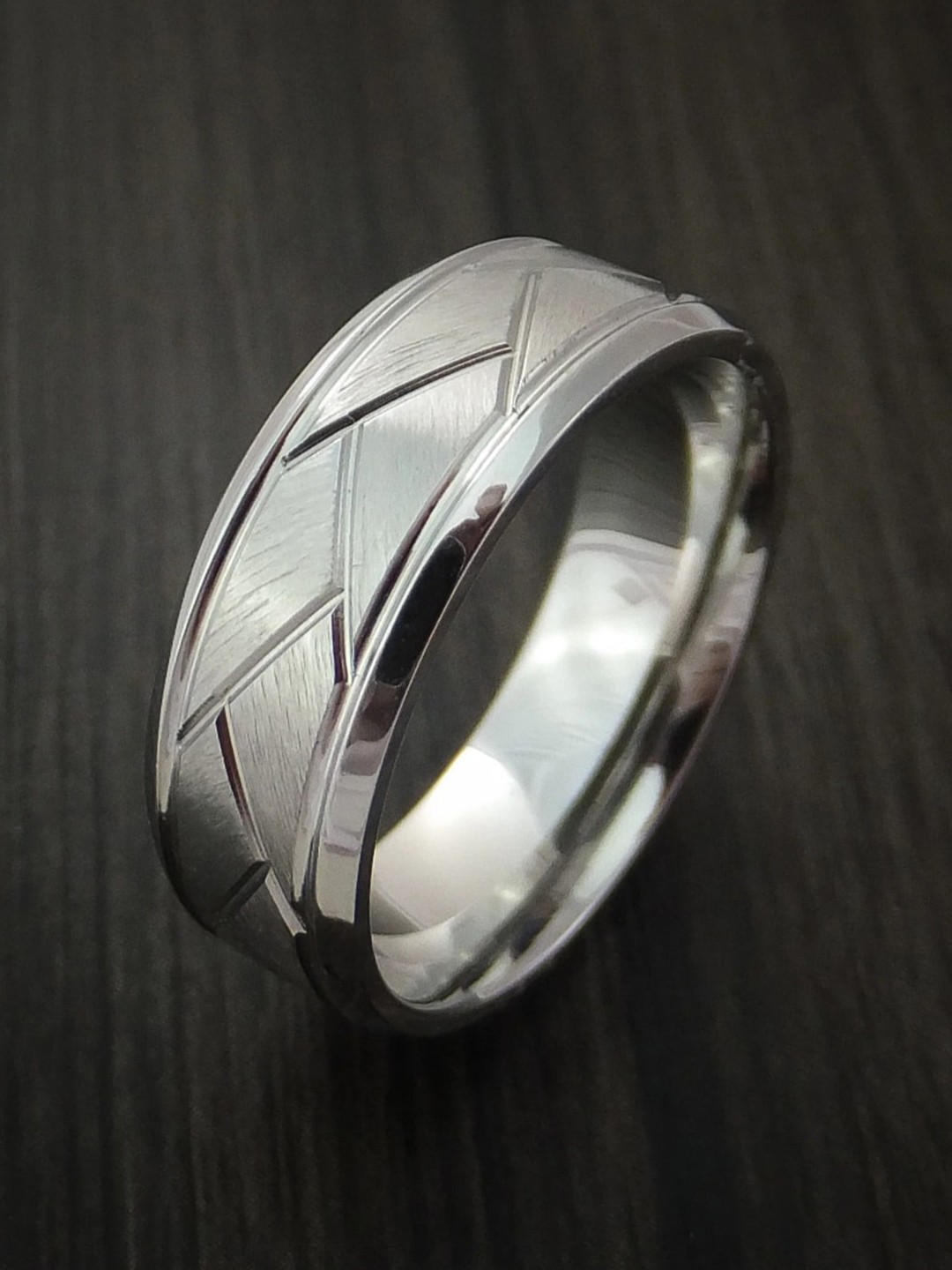 

SALTY Men Stainless Steel Finger Ring, Silver
