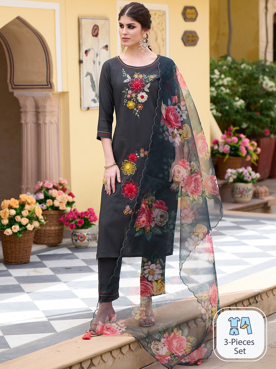 

Indo Era Floral Embroidered Regular Thread Work Kurta With Trousers & Dupatta, Grey