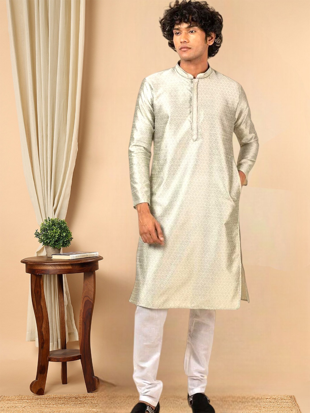 

TATTVA Ethnic Motifs Printed Mandarin Collar Jacquard Kurta with Pyjamas, Grey