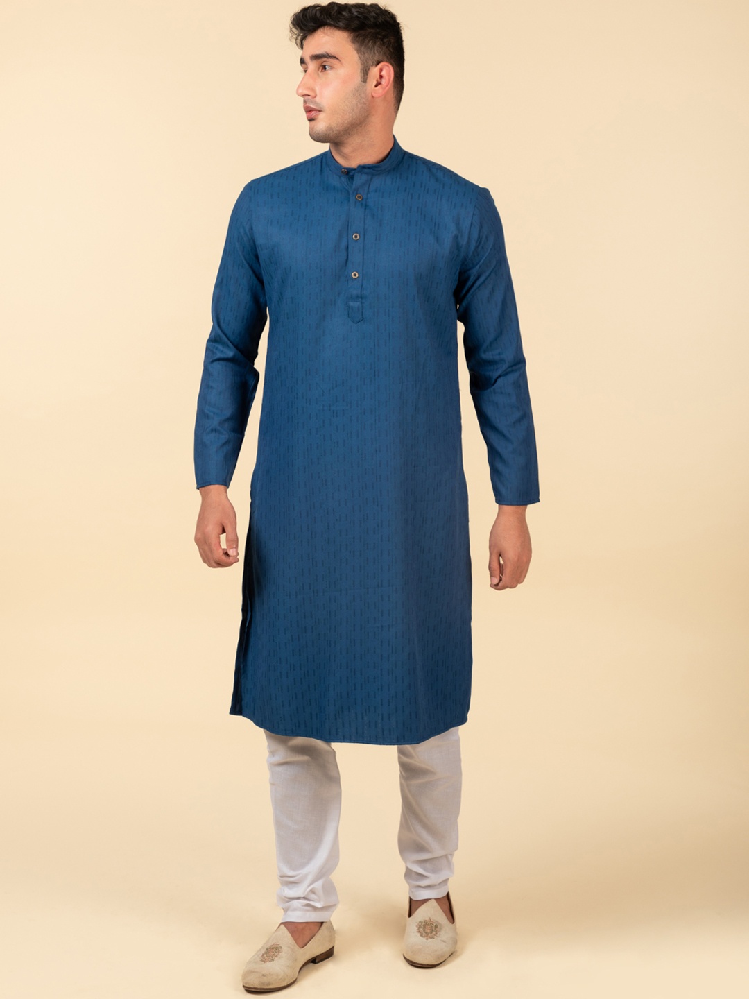 

TATTVA Geometric Printed Mandarin Collar Pure Cotton Kurta with Pyjamas, Navy blue