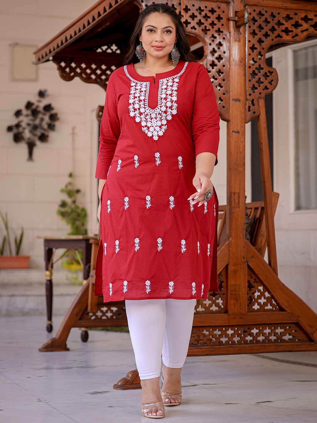 

Yufta Plus Size Floral Embroidered Chikankari Pure Cotton Kurta, Maroon
