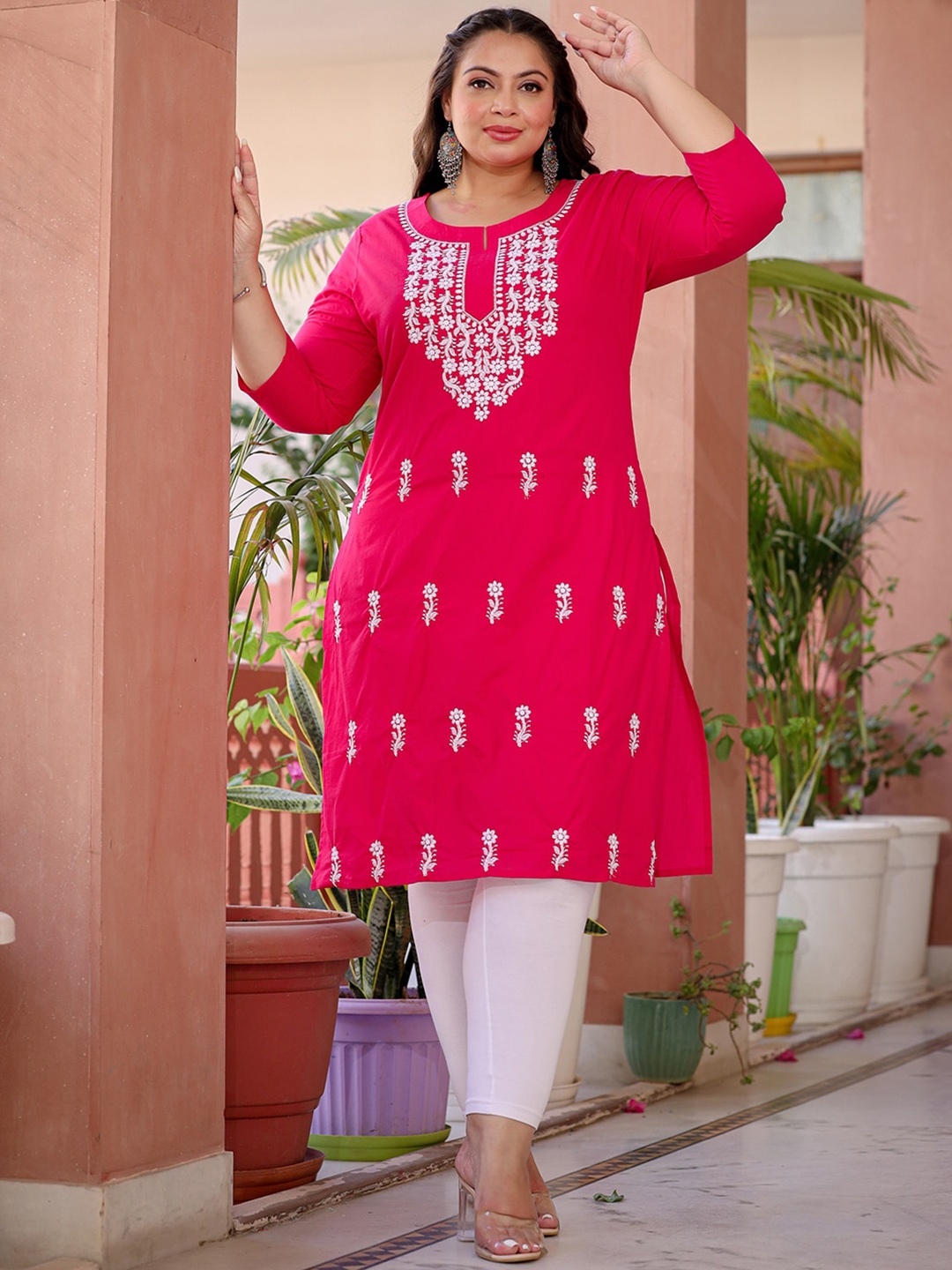

Yufta Plus Size Floral Embroidered Chikankari Pure Cotton Kurta, Pink