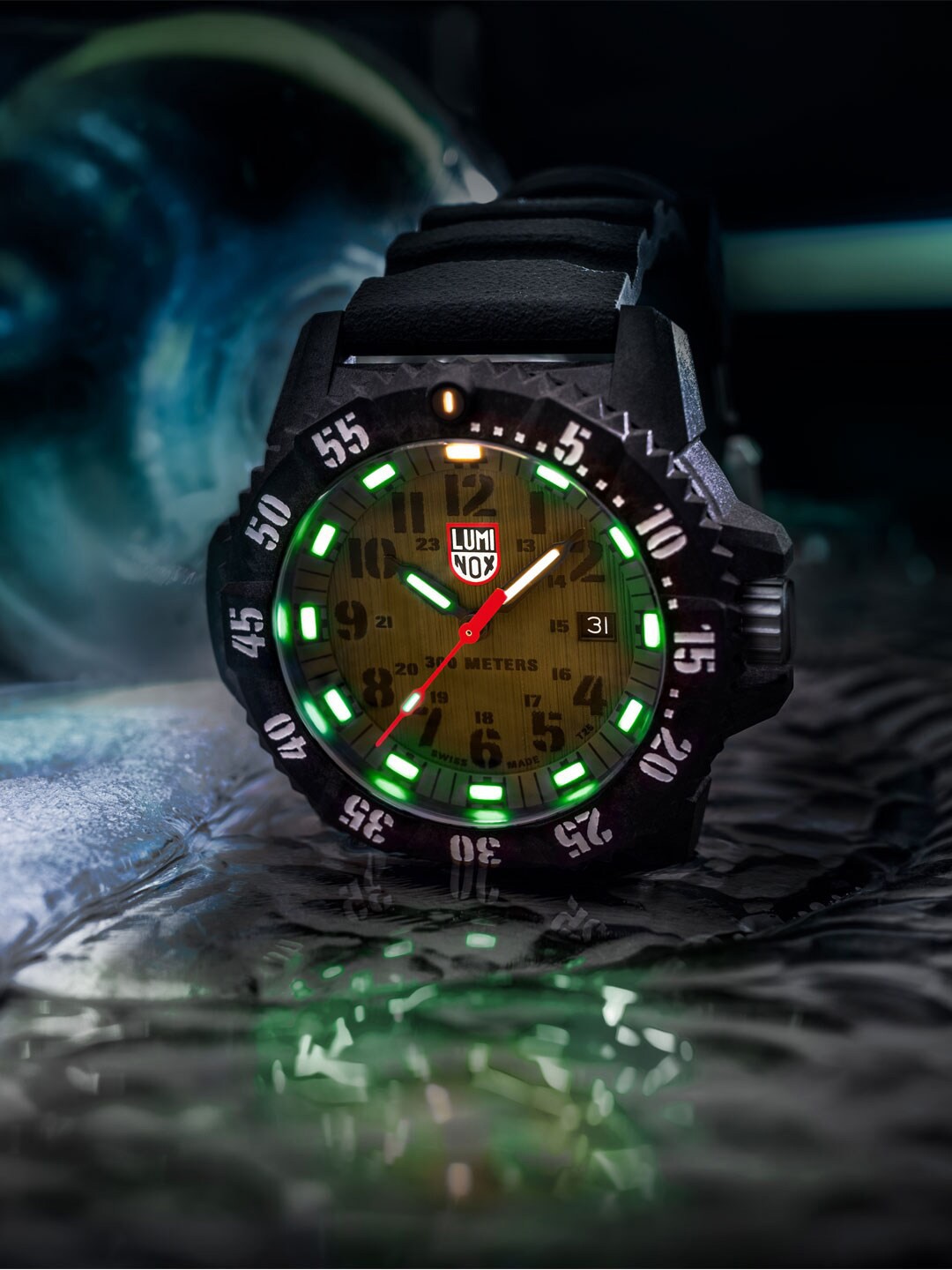 

Luminox Men Round Dial Water Resistance Analogue Watch XS.3813.L, Green