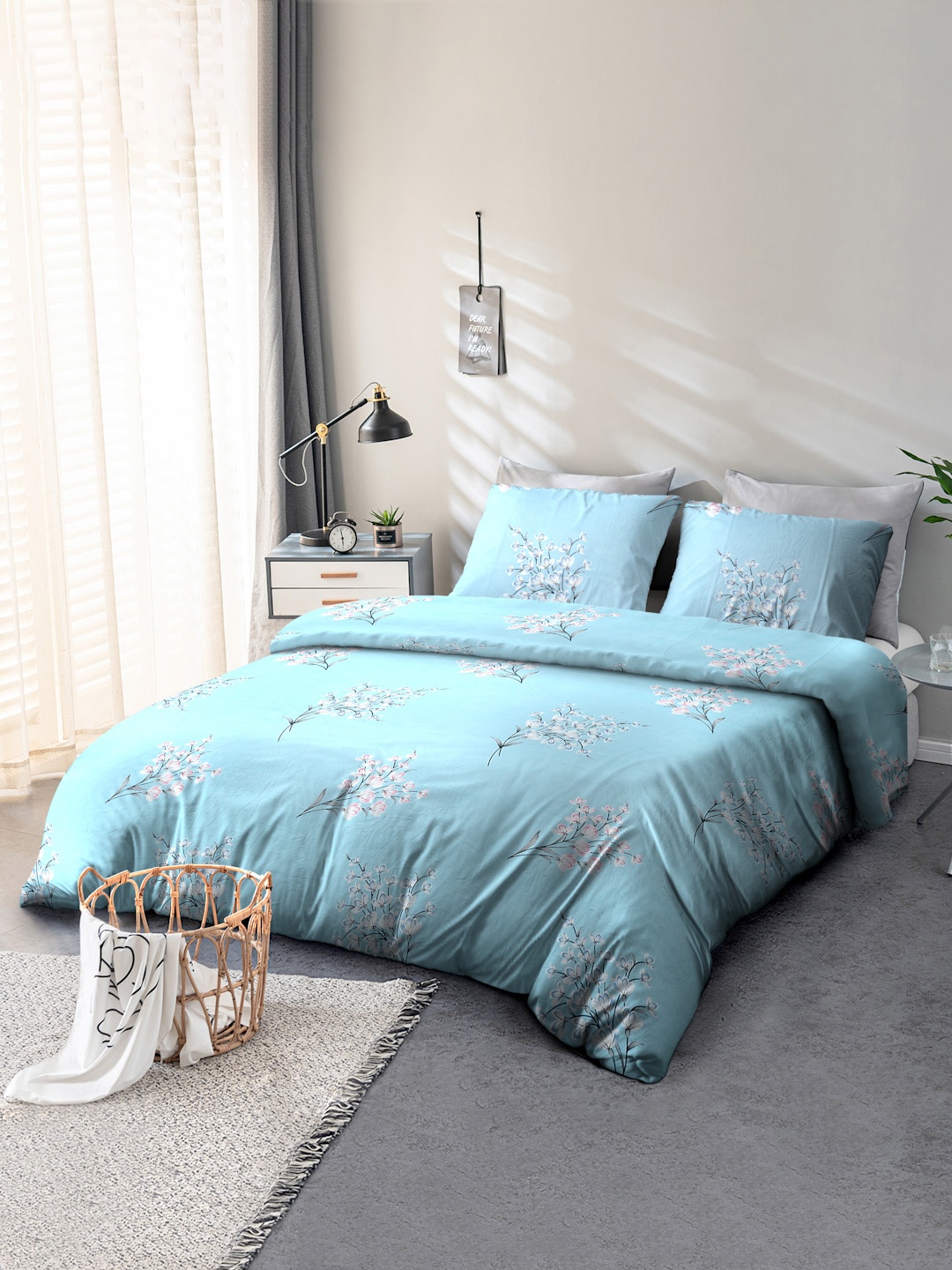 

Cortina Blue & White Floral 144 TC Queen Bedsheet with 2 Pillow Covers