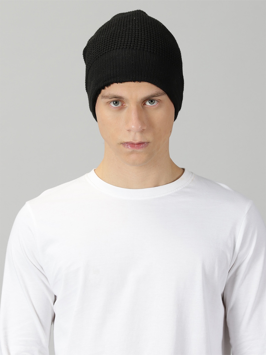 

Rodzen Men Self Design Woollen Beanie, Black